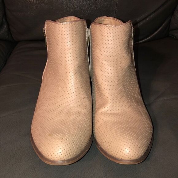 ESPRIT 10 Light Brown Cream Faux Leather Ankle Booties Perforated Tiny Holes - Picture 2 of 8